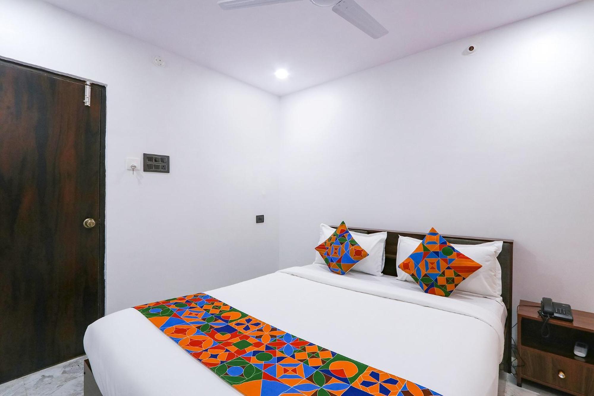 היידראבד Fabhotel Relax Inn מראה חיצוני תמונה